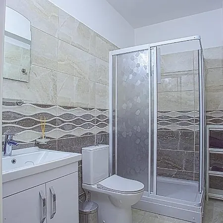 Apartment Royal Life Poseidon Trikomo